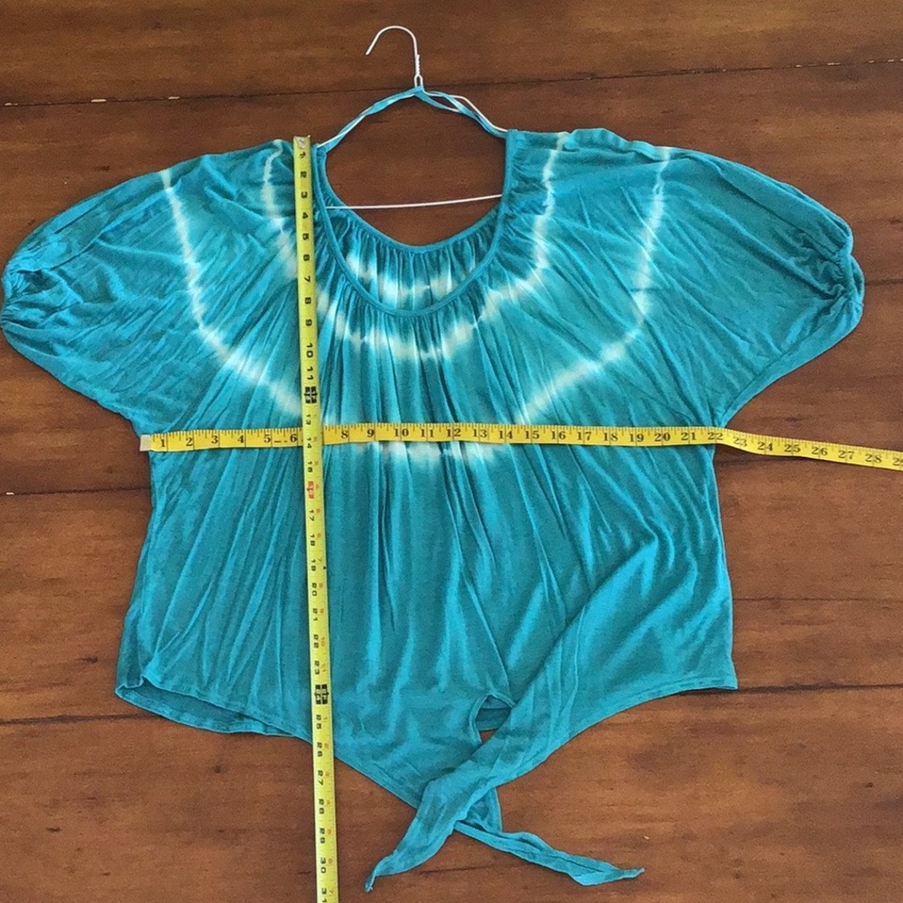 Batwing Sleeve Tie Dye Front Knot Top - Picture 2 of 2